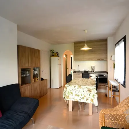 The In Has 2 Bedrooms Pals